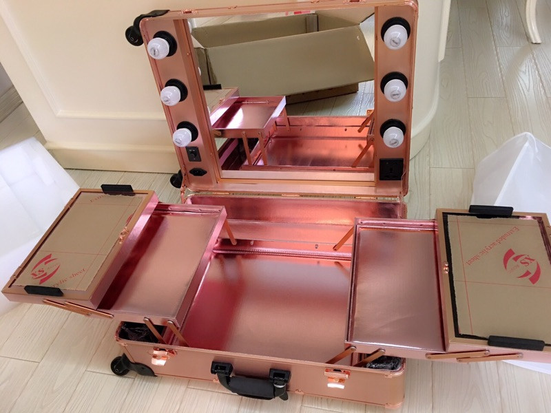 Aluminum Lighted Makeup Case With Legs, Wheels & Multi-Media Makeup Studio Case with LED Lights & Stand