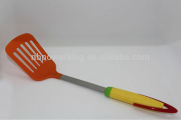 Household cooking ware nylon kitchenware slotted turner