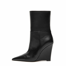 Ladies Leather Shoes with Special Heels for Winter Boots