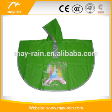 Green cartoon pringting pvc raincoat rainponcho