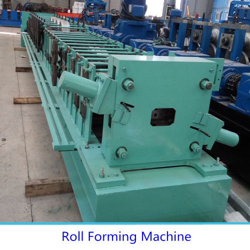 Mould cutting downpipe roll forming machine