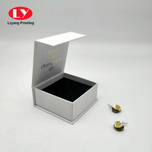 Boîte de bijoux en papier de marque magnétique sur le logo personnalisé