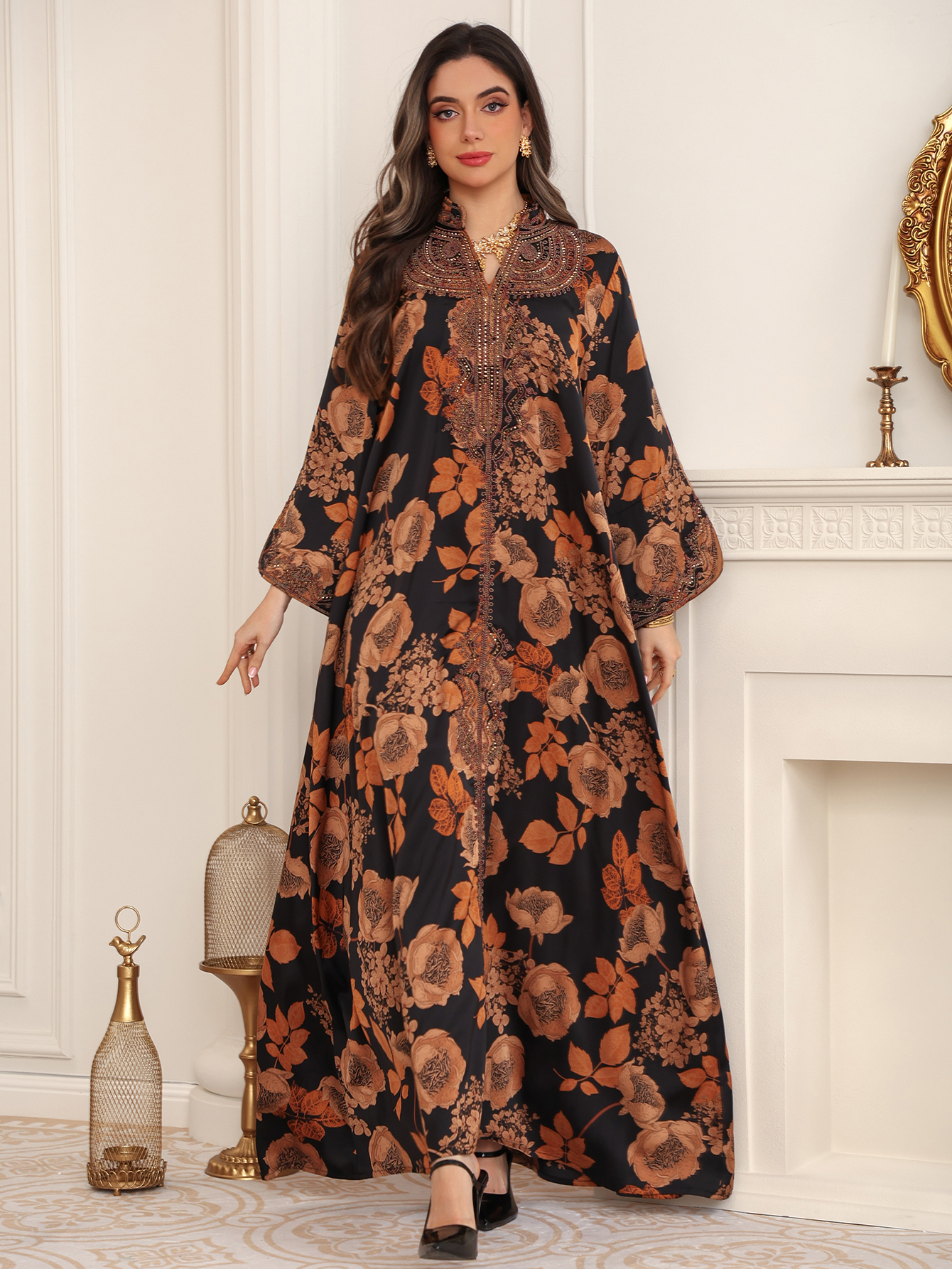 جزئیات عبایی گلدار زیبا 1 Elegant Floral Abaya Detail 1