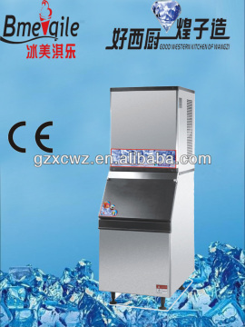 Separates ice cubes machine