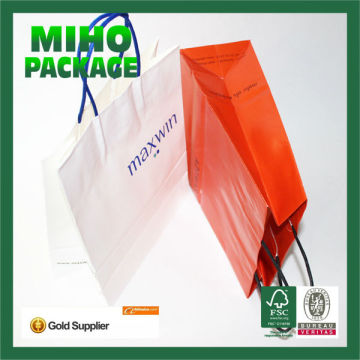 paper bag with pp rope handle