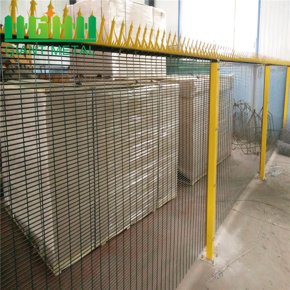 Used 4mm  PVC 358 Fence