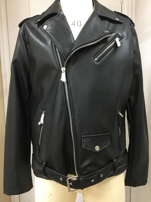 Schwarze Kunstleder Moto Jacke