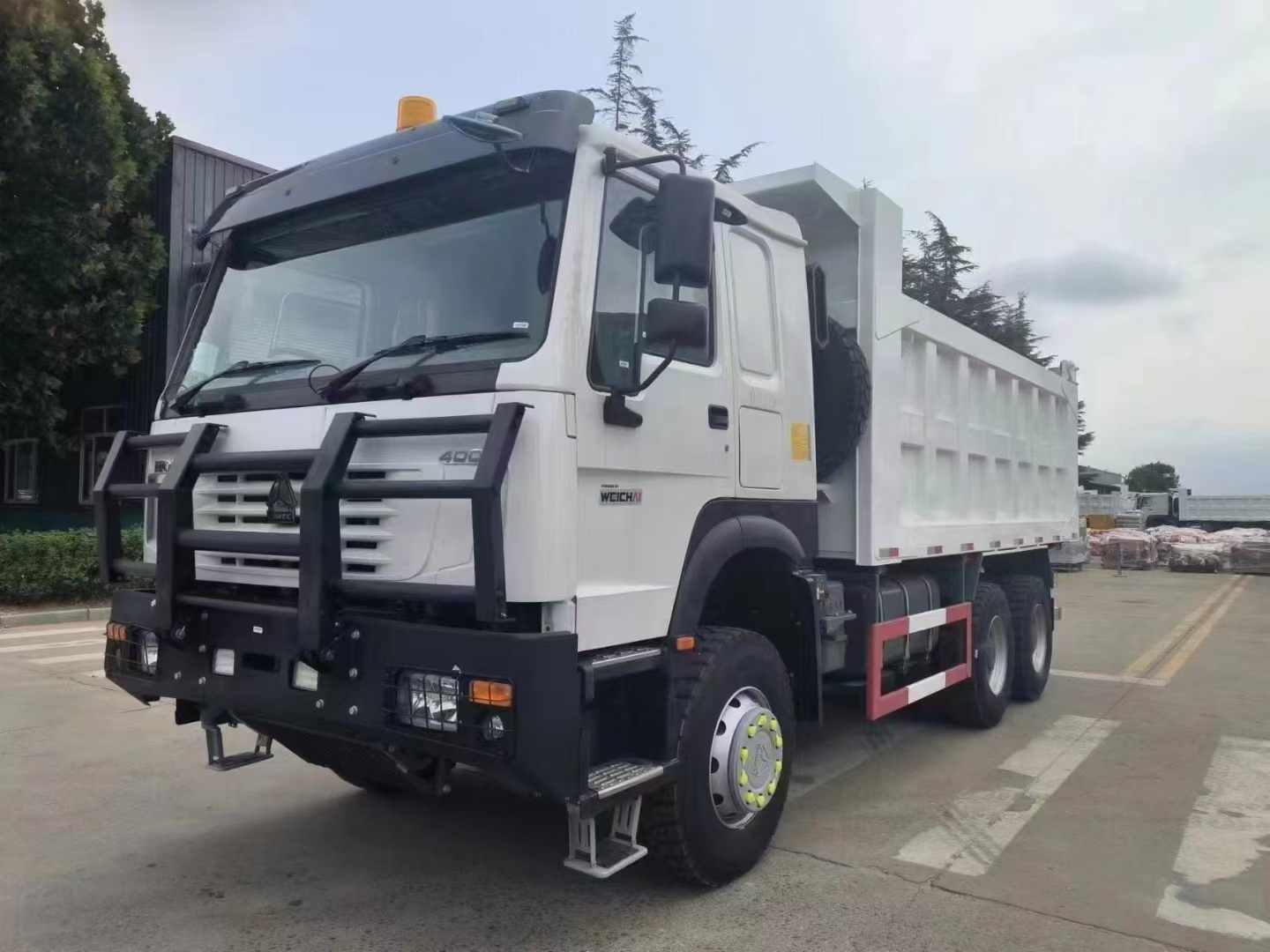HOWO 6x6 Dump Truck (2) HOWO 6x6 Dump Truck (2)