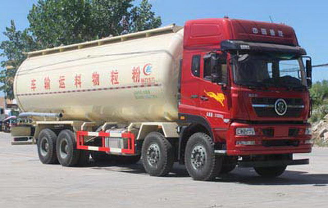 SINOTRUCK Steyr 33000Litres Bulk Powder Transport Truck