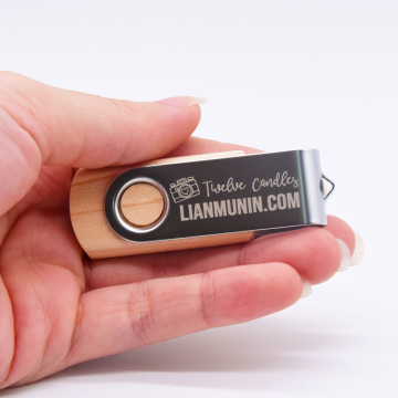 USB-Flash-Laufwerk mit rotierendem Clip aus Holz
