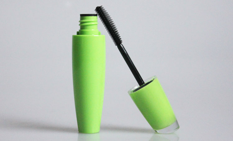 Spray green mascara tube