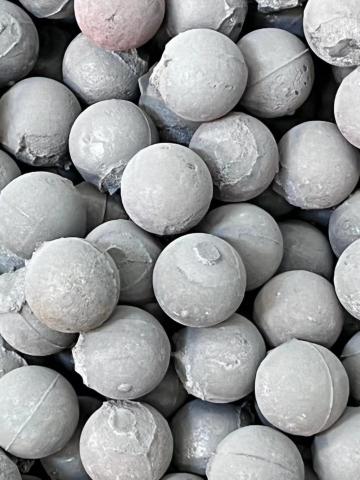 Steel balls for ball mills