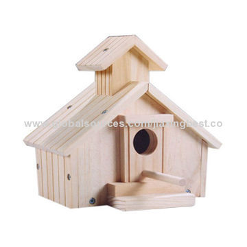 Hot sale high quality wooden bird houses, OEM orders are welcome