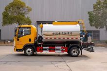 High Efficiency Asphalt Distributor Spreader