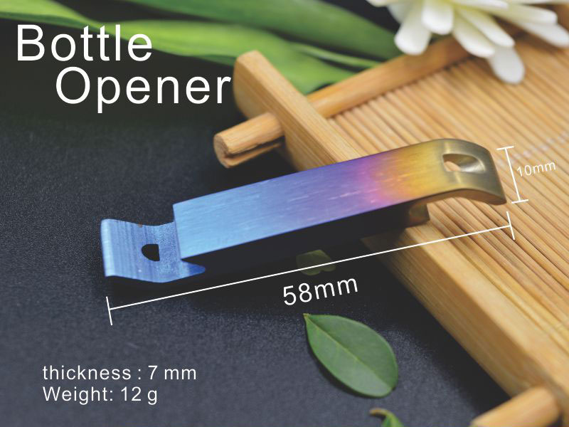 Flaschenöffner aus Titan titanium bottle opener