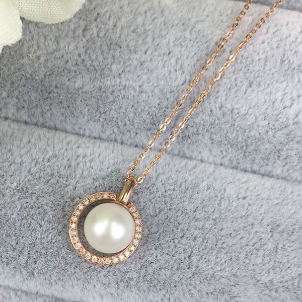 Chain Necklace With Pearl Pendnat