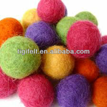 Bright-coloured Felt Balls for Wedding Decoration