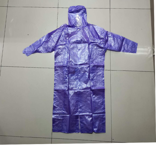 معطف المطر الأزرق للطالب