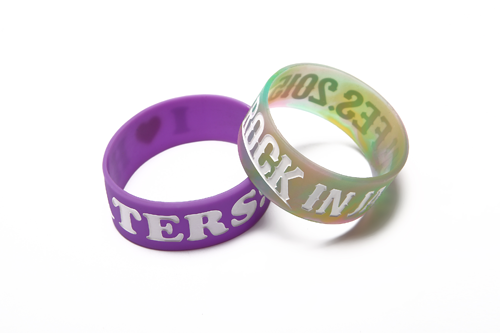  Silicone bracelets 