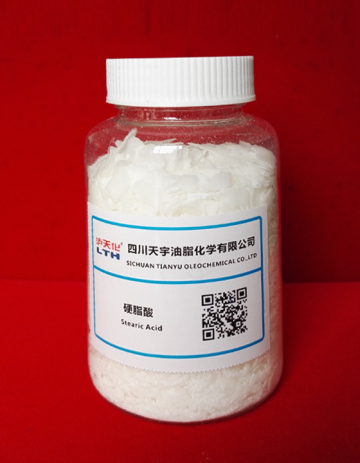 Stearic acid in plastic and rubber