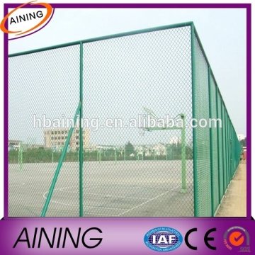 Green color vinyl coated chain link fence