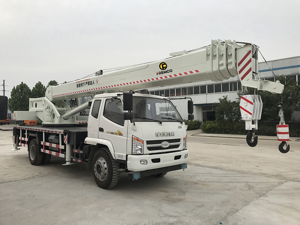 Double-axle Drive Mobile Crane