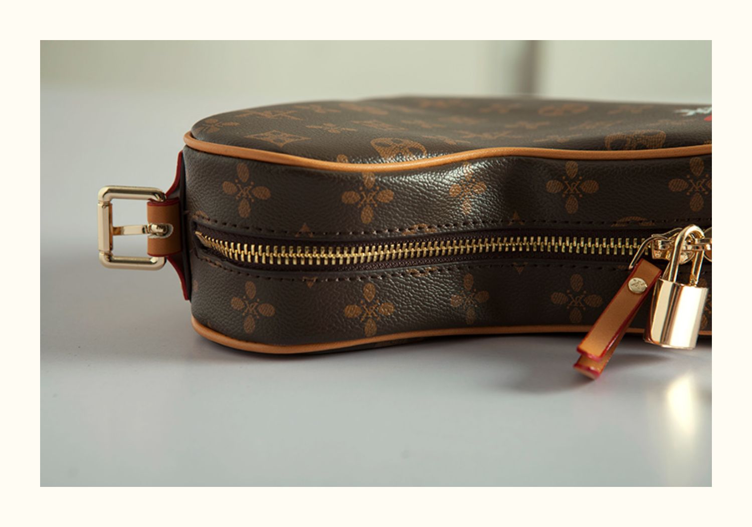 2021 hot sale designer handbags for women famous brands love heart-shaped retro print diagonal lady handbag
