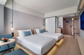 Nutmeg 2 Straight Leather Sofa