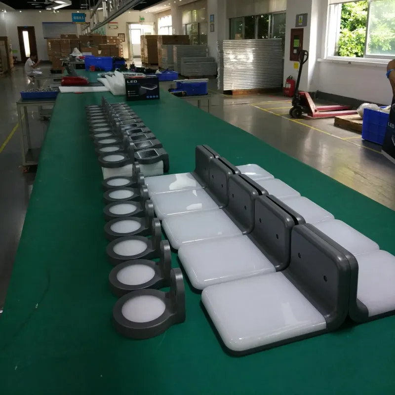 Factory Price Outdoor Decorative Solar Wall Lamp