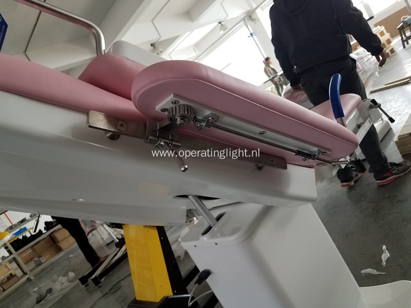 Customize color electric gynecological obstetric exam bed