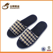 Men EVA bedroom slipper low price different color plaid home slipper