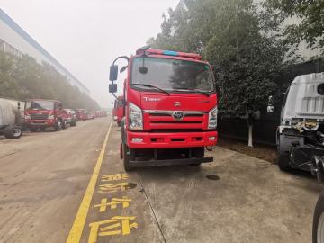 6T water foam tank emergency rescue fire engine