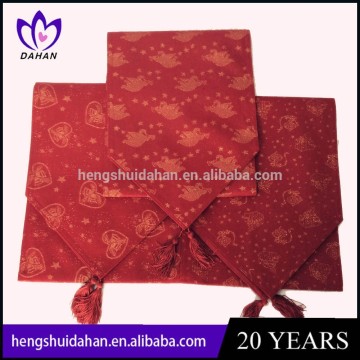 100% polyester golden silk table runner with tassle