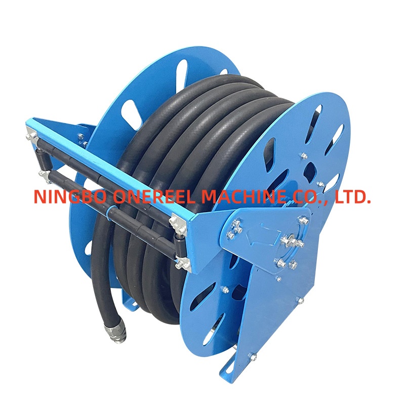 Automatic Telescopic Oil Hose Reel 1 Automatic Telescopic Oil Hose Reel 1