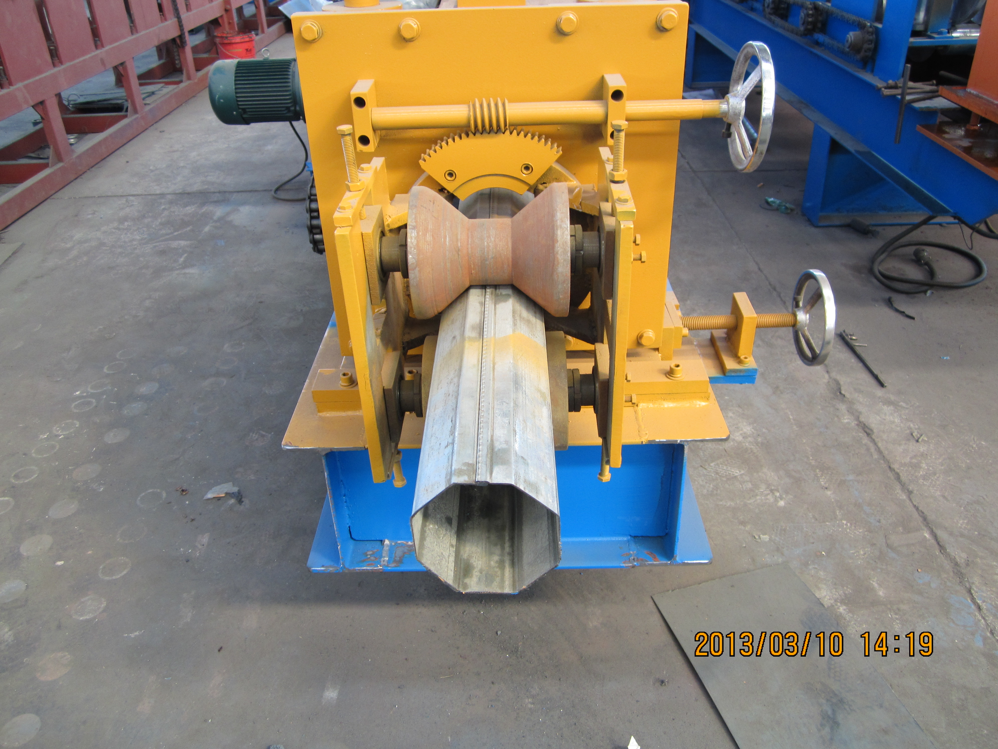 Machine tubulaire octogonale Octagonal pipe machine