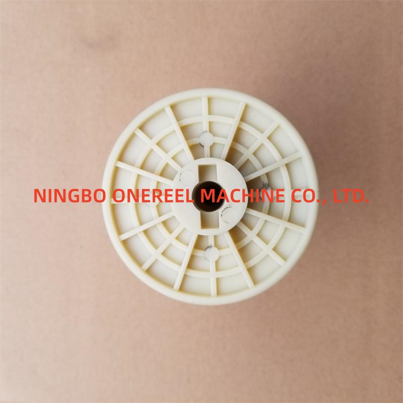 Plastic spindles for braiding machines (4) Plastic spindles for braiding machines (4)