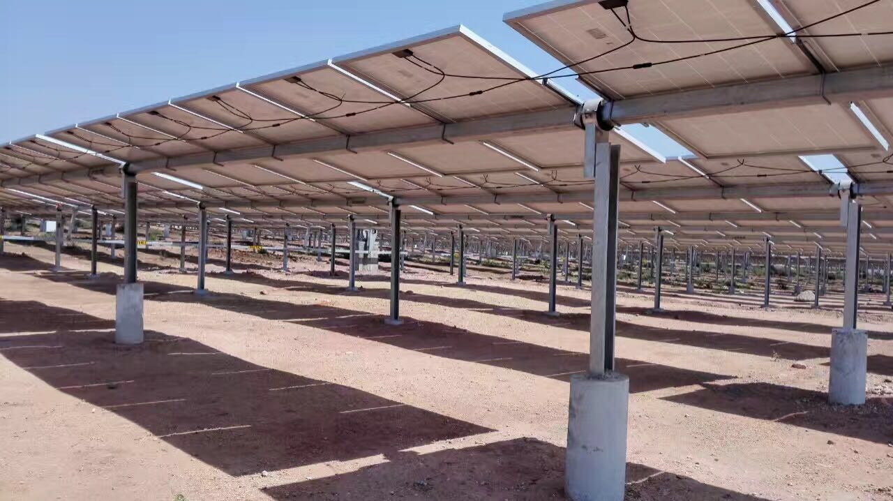 Napelemes földi tetőszerelési tartozékok, szögletes szerelvények