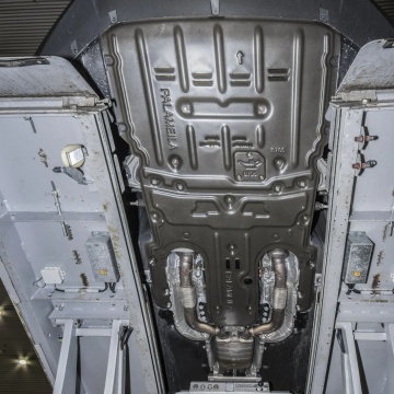 Junxi Aluminum Engine Guard for Porsche Panamera - Underbody Protection Shield