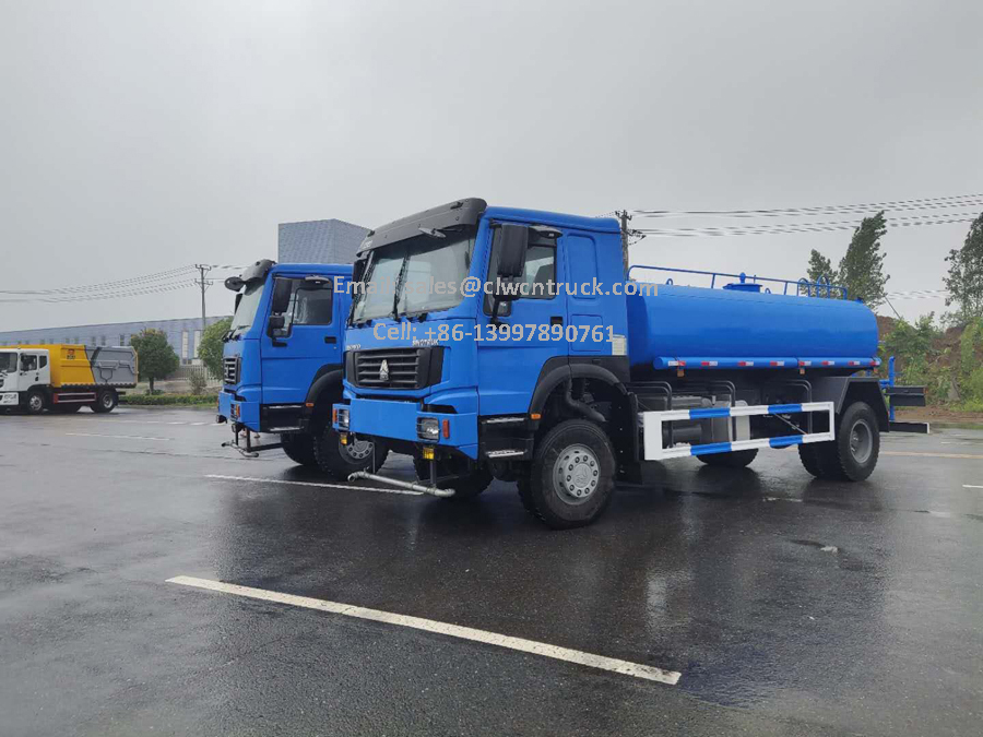 sinotruck howo water tank trucks