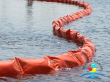 Efficiency oil aborbent pom poms