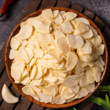 dehydrated garlic flakes without roots