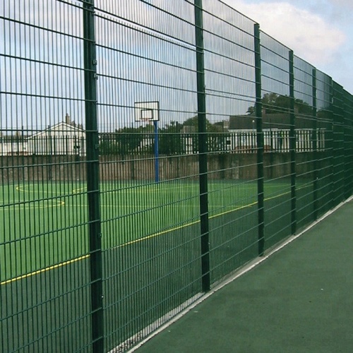 Green vinyl welded wire mesh airport fence