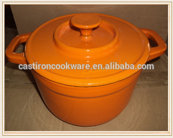 cast iron cocotte pot