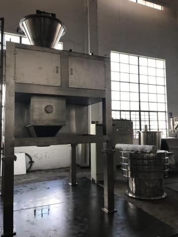 Roll compactor dry granulator machine