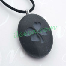 Clover lucky stone pendant