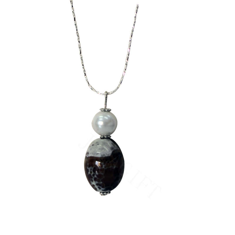 Collier d&#39;agate de pierres précieuses naturelles avec chaîne en argent