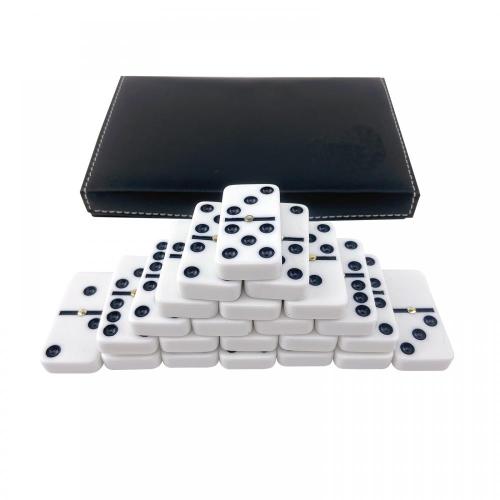 Passen Sie das weiße Domino-Spielset mit Lederbox an