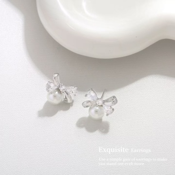 Elegant Bowknot Pearl Stud Earrings
