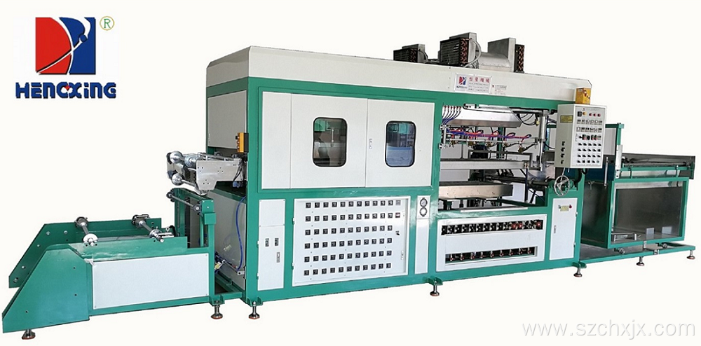 Automatic plastic vacuum forming machine