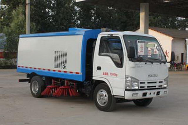 ISUZU 5.5CBM Sweeper Vacuum Road Truck